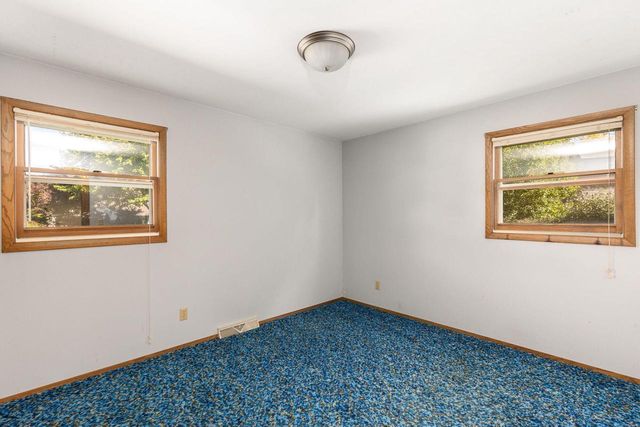 7143 Horizon DRIVE, Greendale, WI 53129