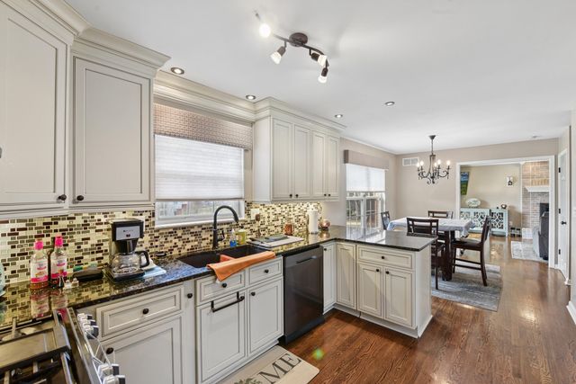 2225 Forest Lawn Drive, Florence, KY 41042