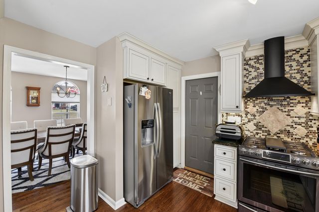 2225 Forest Lawn Drive, Florence, KY 41042