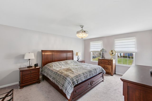 2225 Forest Lawn Drive, Florence, KY 41042