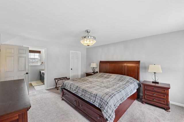 2225 Forest Lawn Drive, Florence, KY 41042