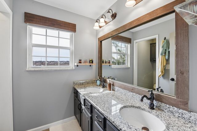 2225 Forest Lawn Drive, Florence, KY 41042