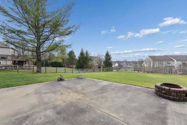 2225 Forest Lawn Drive, Florence, KY 41042