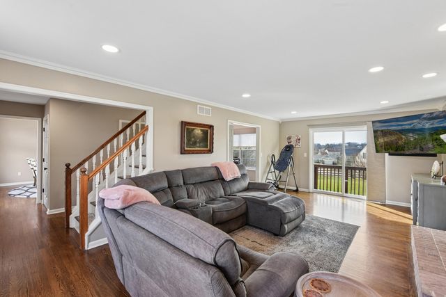 2225 Forest Lawn Drive, Florence, KY 41042