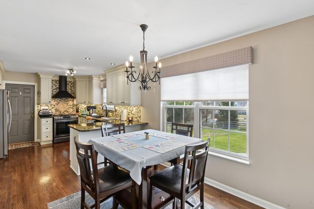 2225 Forest Lawn Drive, Florence, KY 41042