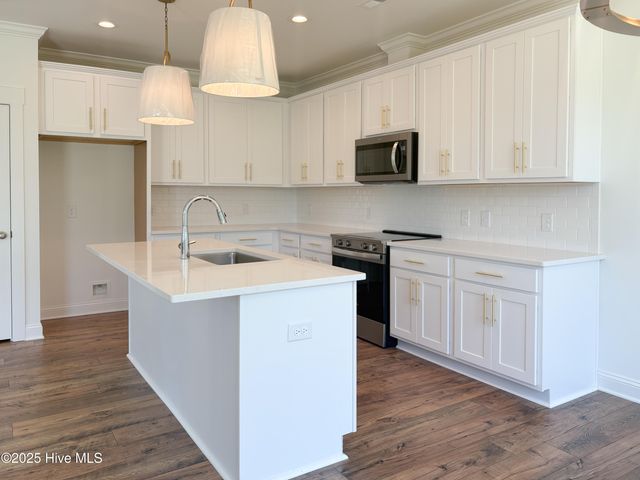 609 High Tide Drive, Sneads Ferry, NC 28460
