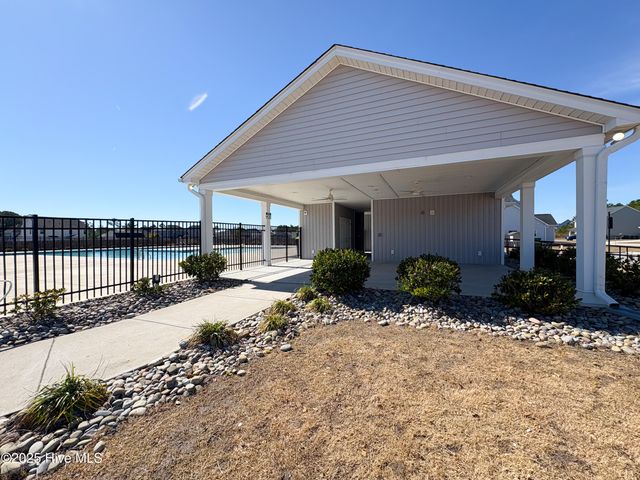 609 High Tide Drive, Sneads Ferry, NC 28460