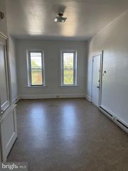 442 E KING ST #4, Lancaster, PA 17602