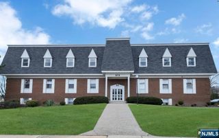 573 Valley Road 9 A, Wayne, NJ 07470