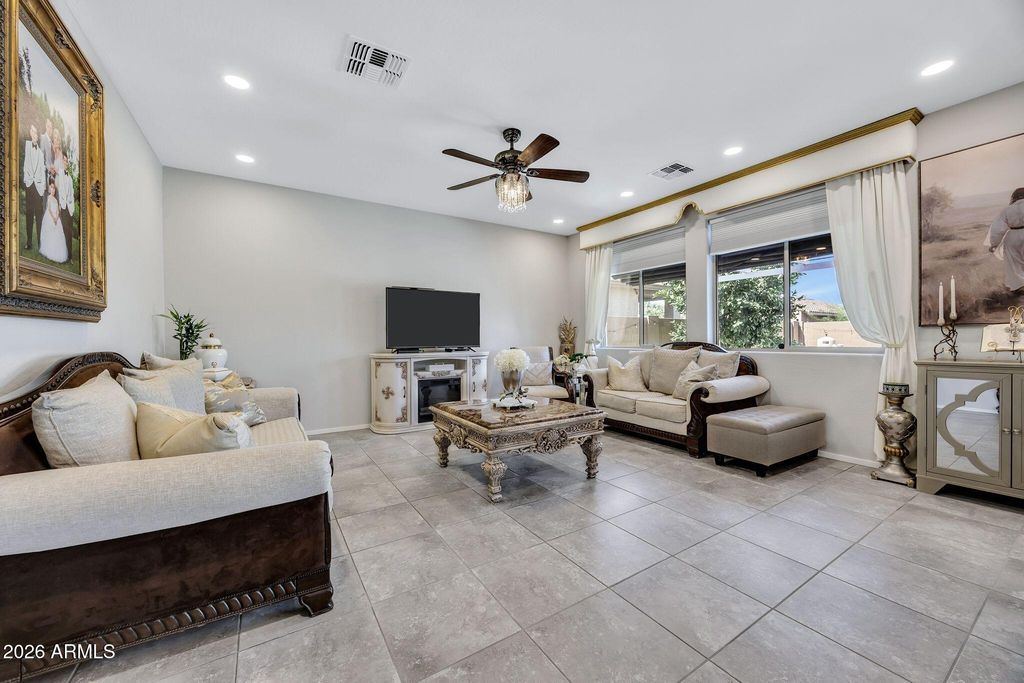 Image 11 of property listing at 25218 N 143RD Lane, Surprise, AZ 85387