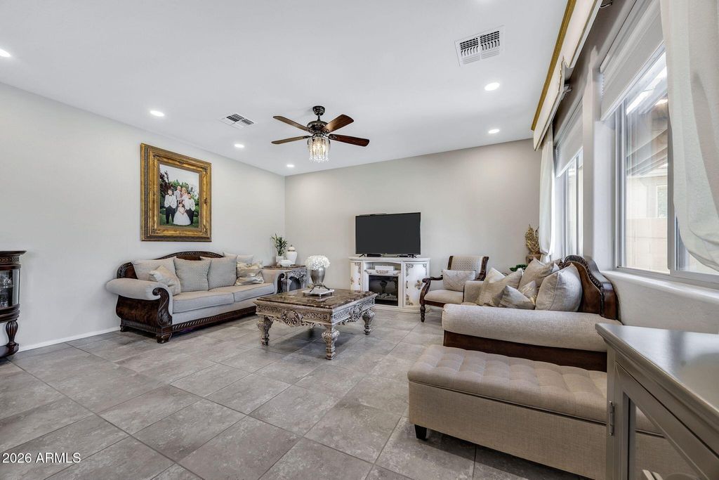 Image 12 of property listing at 25218 N 143RD Lane, Surprise, AZ 85387