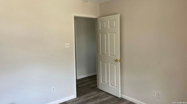 2609 W Poplar, San Antonio, TX 78207