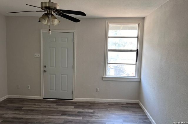 2609 W Poplar, San Antonio, TX 78207
