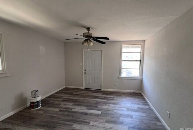 2609 W Poplar, San Antonio, TX 78207