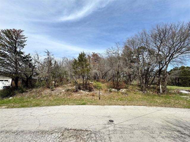 6827 Lacywood Lane, Dallas, TX 75227