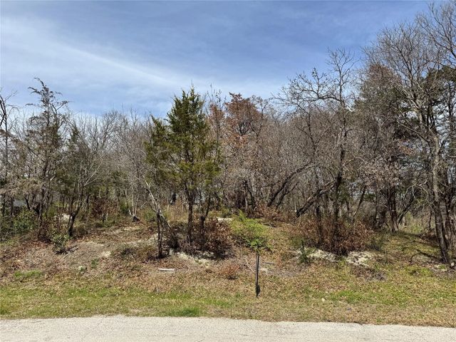 6827 Lacywood Lane, Dallas, TX 75227