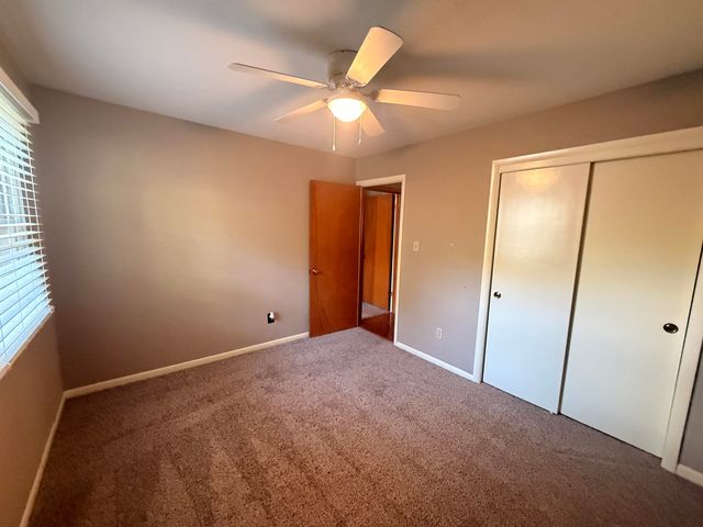 206 W Glenn St, Mulvane, KS 67110