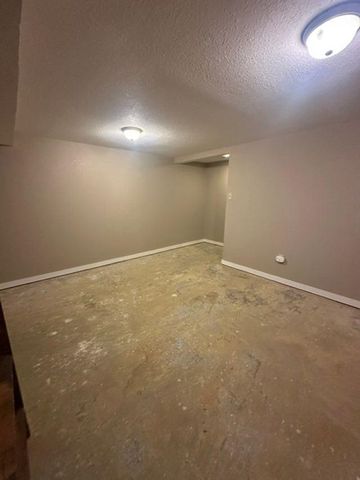 206 W Glenn St, Mulvane, KS 67110