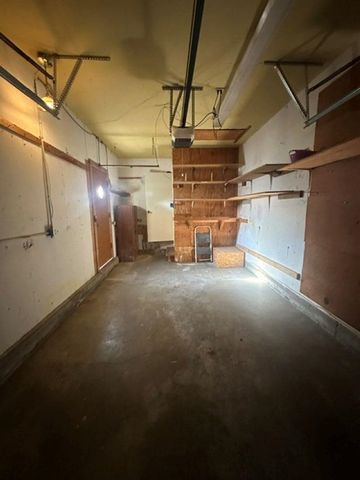 206 W Glenn St, Mulvane, KS 67110