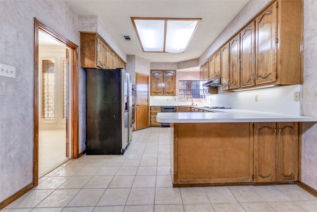 2122 Rolling Oak Lane, Garland, TX 75044