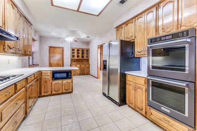 2122 Rolling Oak Lane, Garland, TX 75044