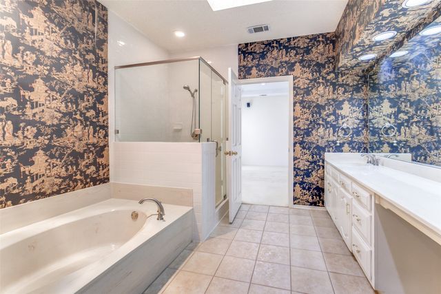 2122 Rolling Oak Lane, Garland, TX 75044