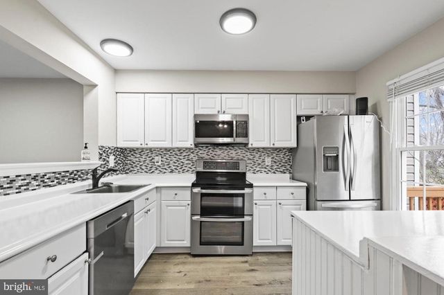 328 MOSEBY CT, Manassas Park, VA 20111