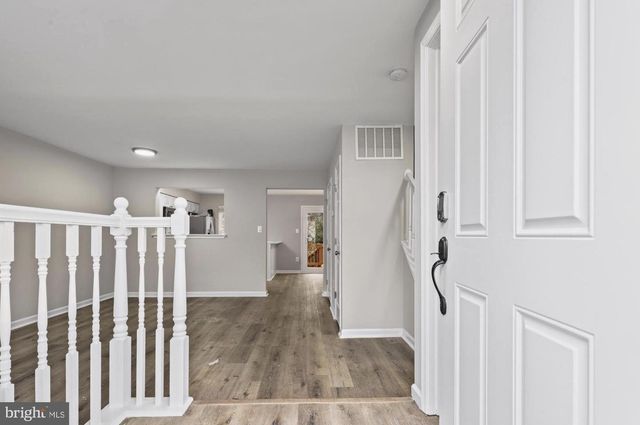 328 MOSEBY CT, Manassas Park, VA 20111