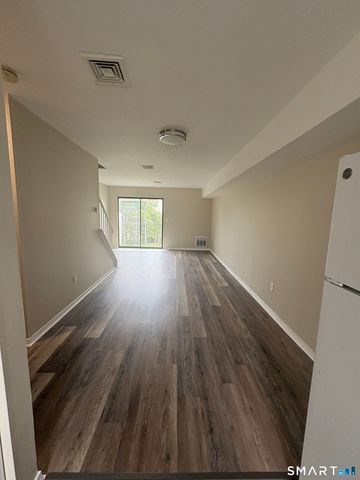 790 First Avenue 18, West Haven, CT 06516