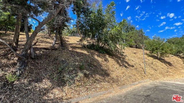 448 W Beech Street, Los Angeles, CA 90065