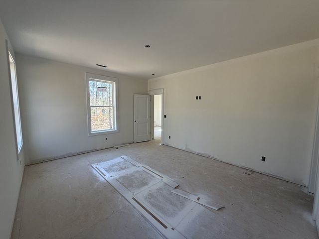 10022 Forest Lane, Bon Aqua, TN 37025