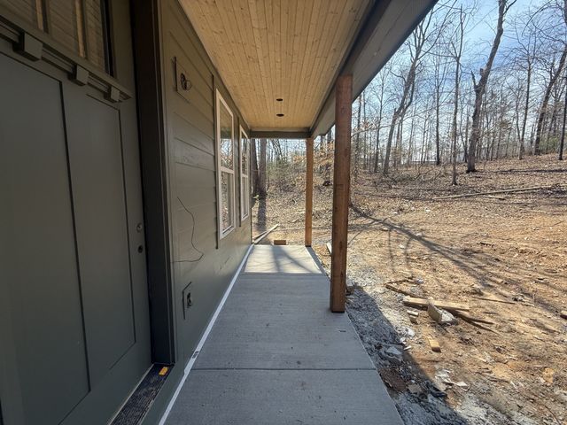 10022 Forest Lane, Bon Aqua, TN 37025