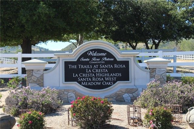 30 Golden Arrow Ct, Murrieta, CA 92562