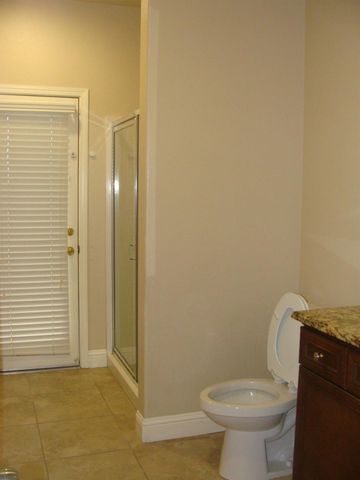 7477 N La Paz Avenue, Fresno, CA 93722