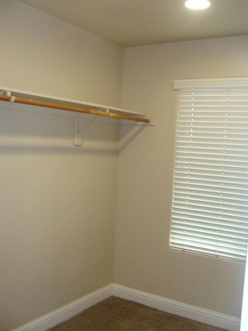 7477 N La Paz Avenue, Fresno, CA 93722