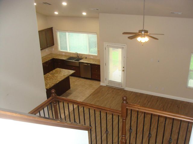 7477 N La Paz Avenue, Fresno, CA 93722