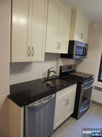 100 Prospect Avenue 2C, Hackensack, NJ 07601