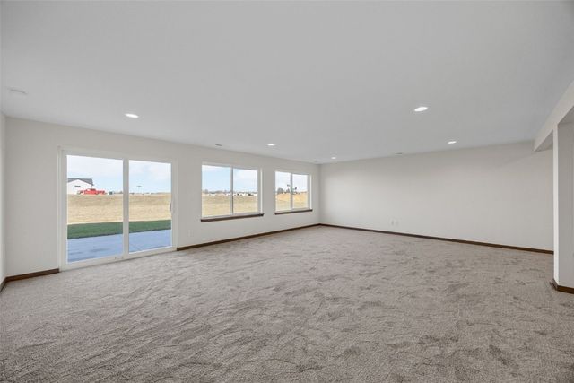 226 McCarran Avenue NE, Cedar Rapids, IA 52402