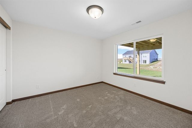 226 McCarran Avenue NE, Cedar Rapids, IA 52402