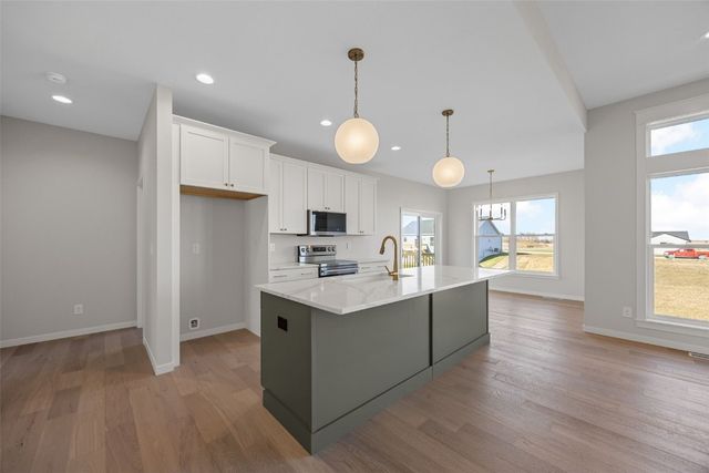 226 McCarran Avenue NE, Cedar Rapids, IA 52402