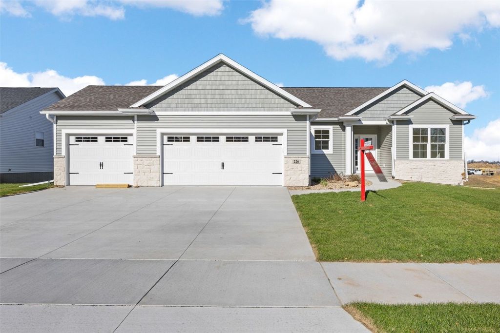 226 McCarran Avenue NE, Cedar Rapids, IA 52402