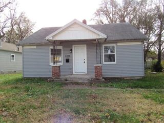 2114 E Cairo Street, Springfield, MO 65802