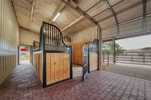 137 Silver Saddle Circle, Weatherford, TX 76087