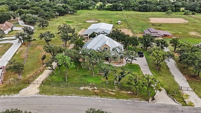 137 Silver Saddle Circle, Weatherford, TX 76087