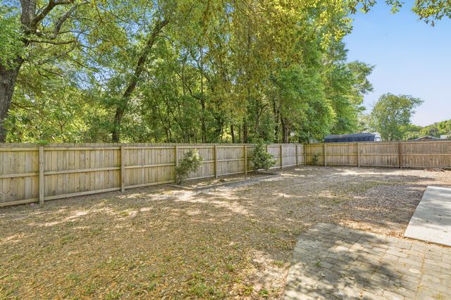 410 Pelham Road, Fort Walton Beach, FL 32547