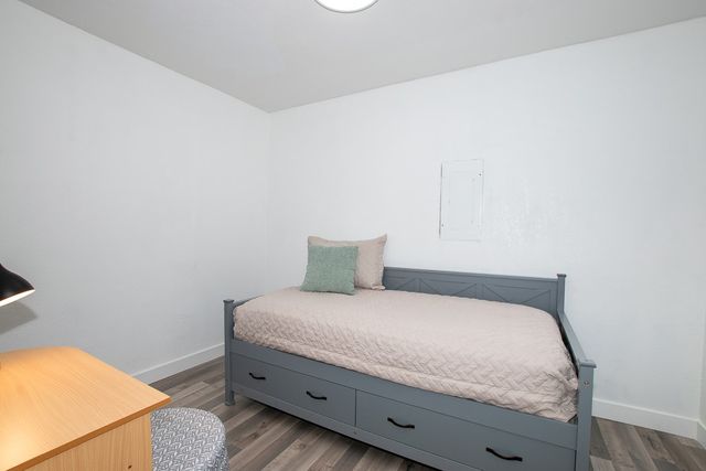 1270 E 36th Court, Des Moines, IA 50317