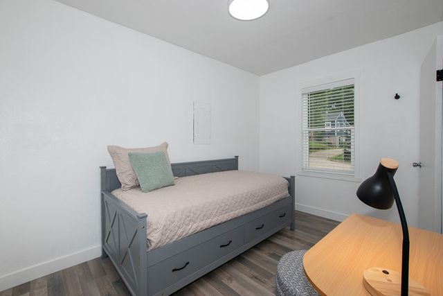 1270 E 36th Court, Des Moines, IA 50317