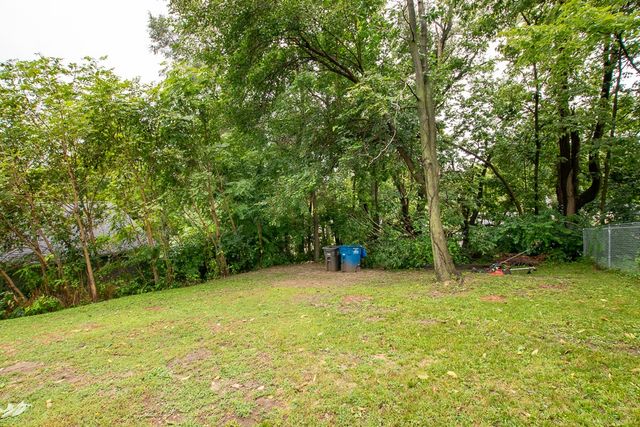 1270 E 36th Court, Des Moines, IA 50317