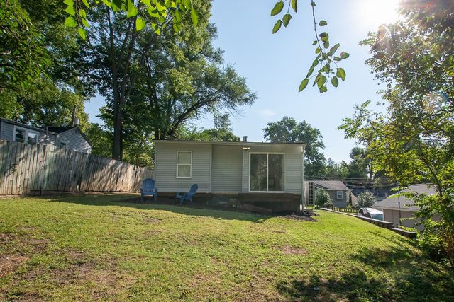 1270 E 36th Court, Des Moines, IA 50317