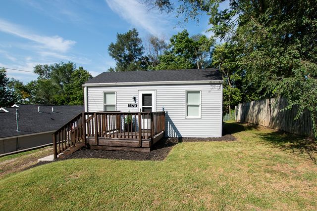 1270 E 36th Court, Des Moines, IA 50317